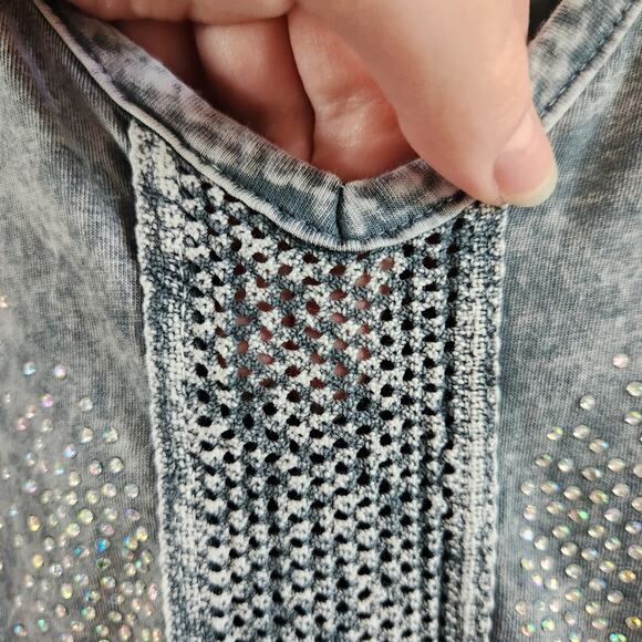 Vocal Gray Mineral Wash Short Sleeve Bedazzled Rhinestone Y2K Top Size Large - Picture 7 of 9